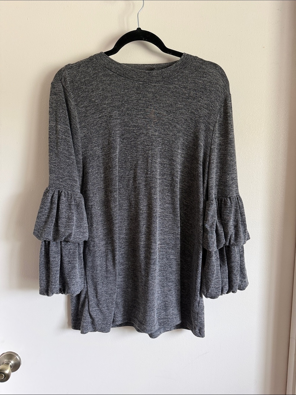 Doe & Rae Heather Gray Bell Sleeve Sweater size L